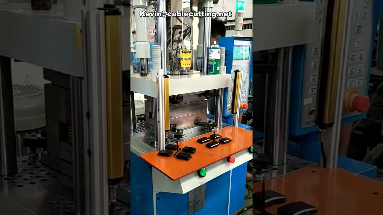 เครื่องฉีดพลาสติกอินเซิร์ท Manual สำหรับเมทัลและการ์ดหน่วยความจำ | ผลิตชิ้นงานต้นแบบ