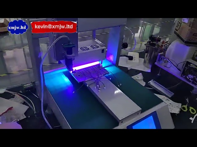 เครื่องจ่ายกาว XYZ พร้อมแสง UV สำหรับงานอย่างแม่นยำและรวดเร็ว