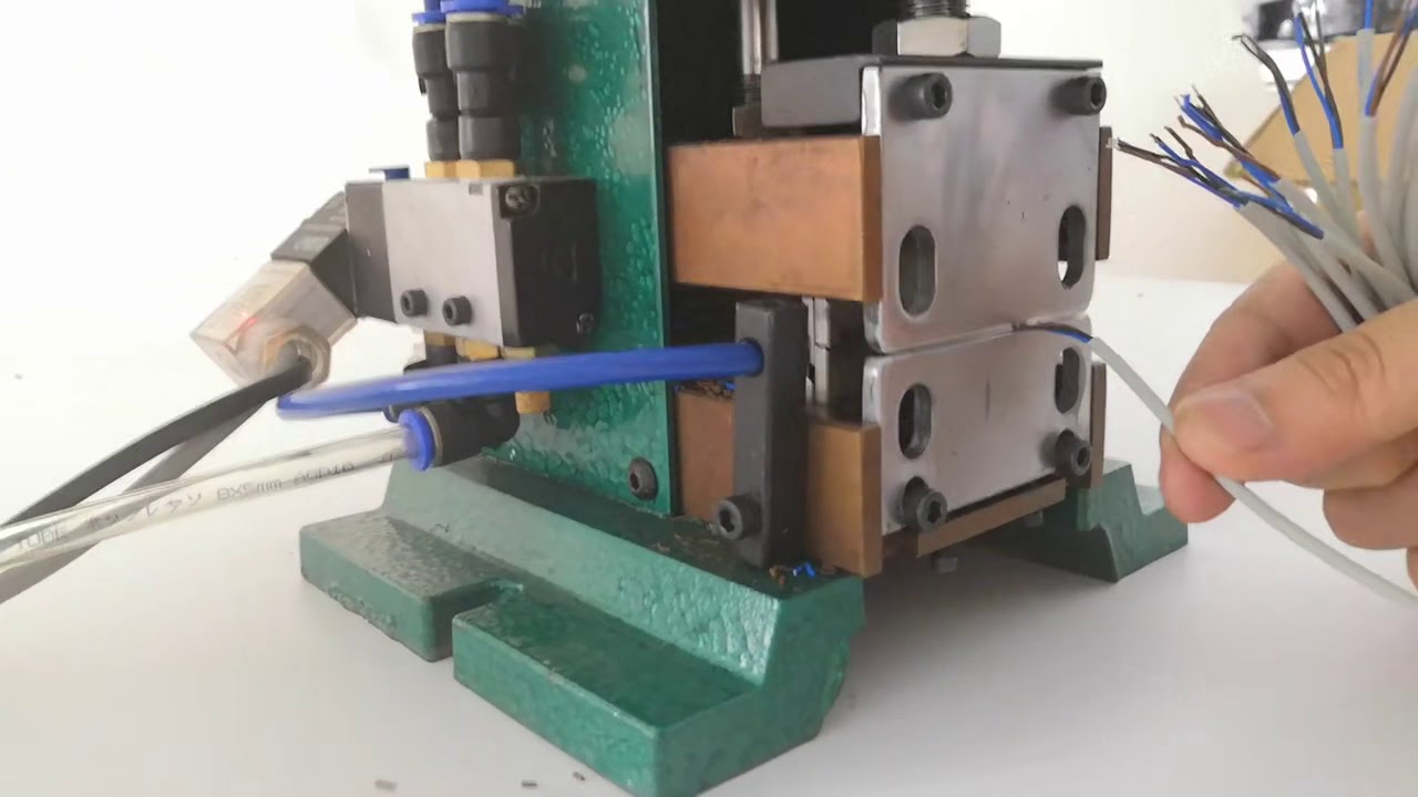 เครื่องปอกสายไฟแนวตั้งแบบใช้ลม รุ่นที่ 1 | เครื่องปอกสายไฟอัตโนมัติ