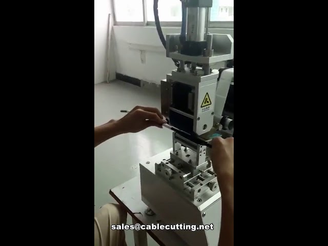 เครื่องติดฉลากและมาร์กสายไฟวงกลมอัตโนมัติสำหรับอุตสาหกรรม