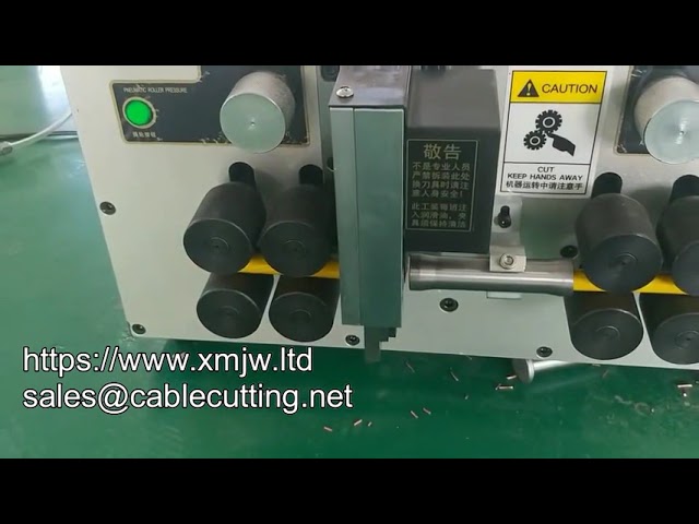 เครื่องปอกสายไฟควบคุมด้วยคอมพิวเตอร์ ขนาด 1-9999 มม. กำลังผลิต 80,000 ชิ้น/ชม.