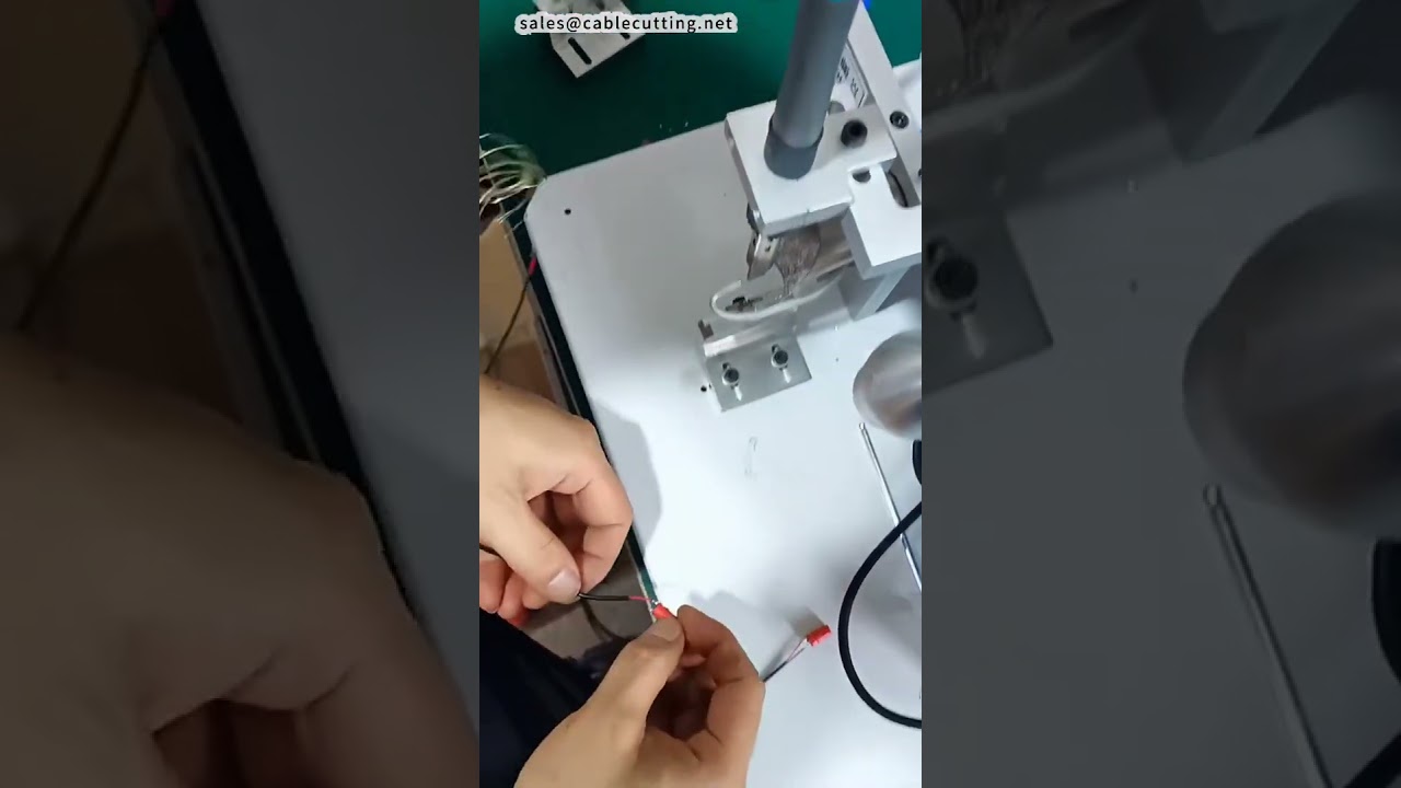 เครื่องเชื่อมบัดกรีอัตโนมัติดีไซน์คลิปเฉพาะ | เพิ่มประสิทธิภาพการผลิต