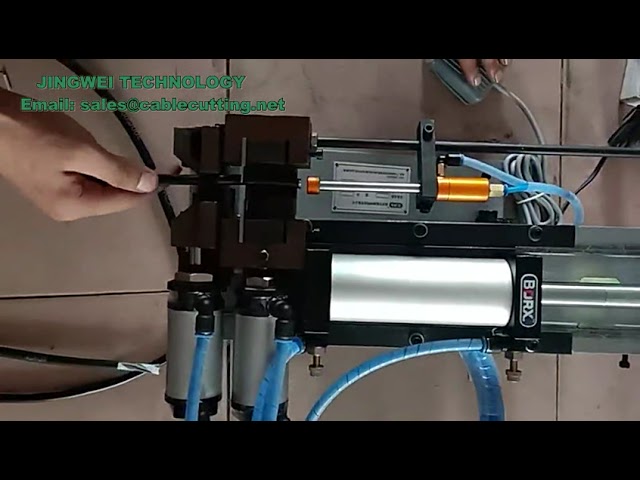 เครื่องปอกสายคอมพิวเตอร์ 310 รุ่นนิวแมติก ปอกสายไฟหลายแกนได้อย่างแม่นยำ