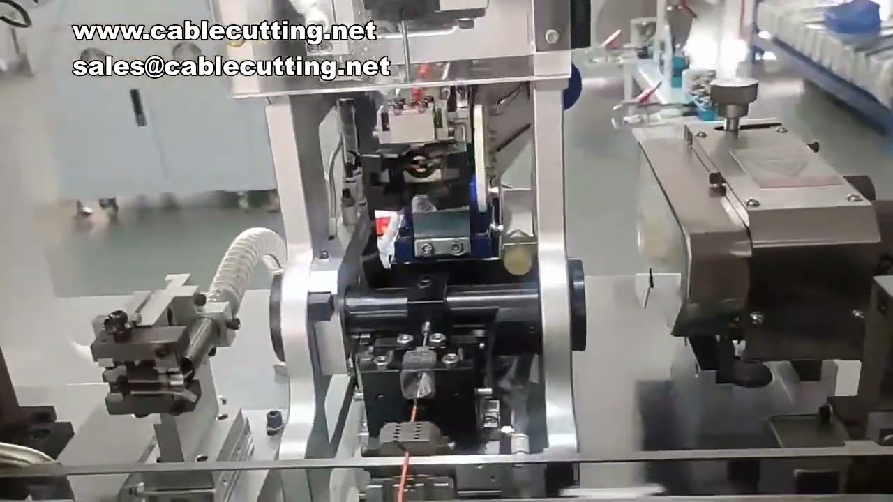 เครื่องจักรสำหรับเดินสายไฟรถยนต์หัวเดียวผ่านปลั๊กกันน้ำและขั้วต่อ ความแม่นยำสูง