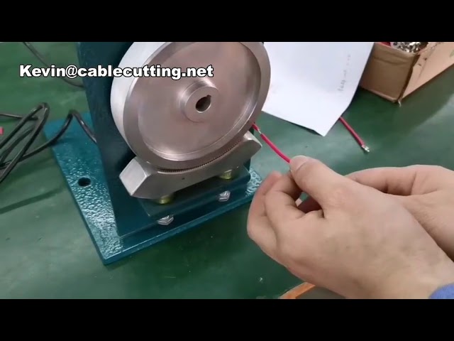 เครื่องปอกสายไฟและบิดเกลียวแบบกึ่งอัตโนมัติ Rotary Type – เพิ่มประสิทธิภาพการผลิต