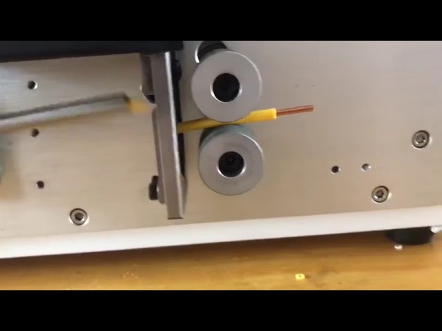 เครื่องปอกสายไฟอัตโนมัติ สำหรับสายเคเบิลคอมพิวเตอร์ 6mm² | ปอกเร็ว แม่นยำ