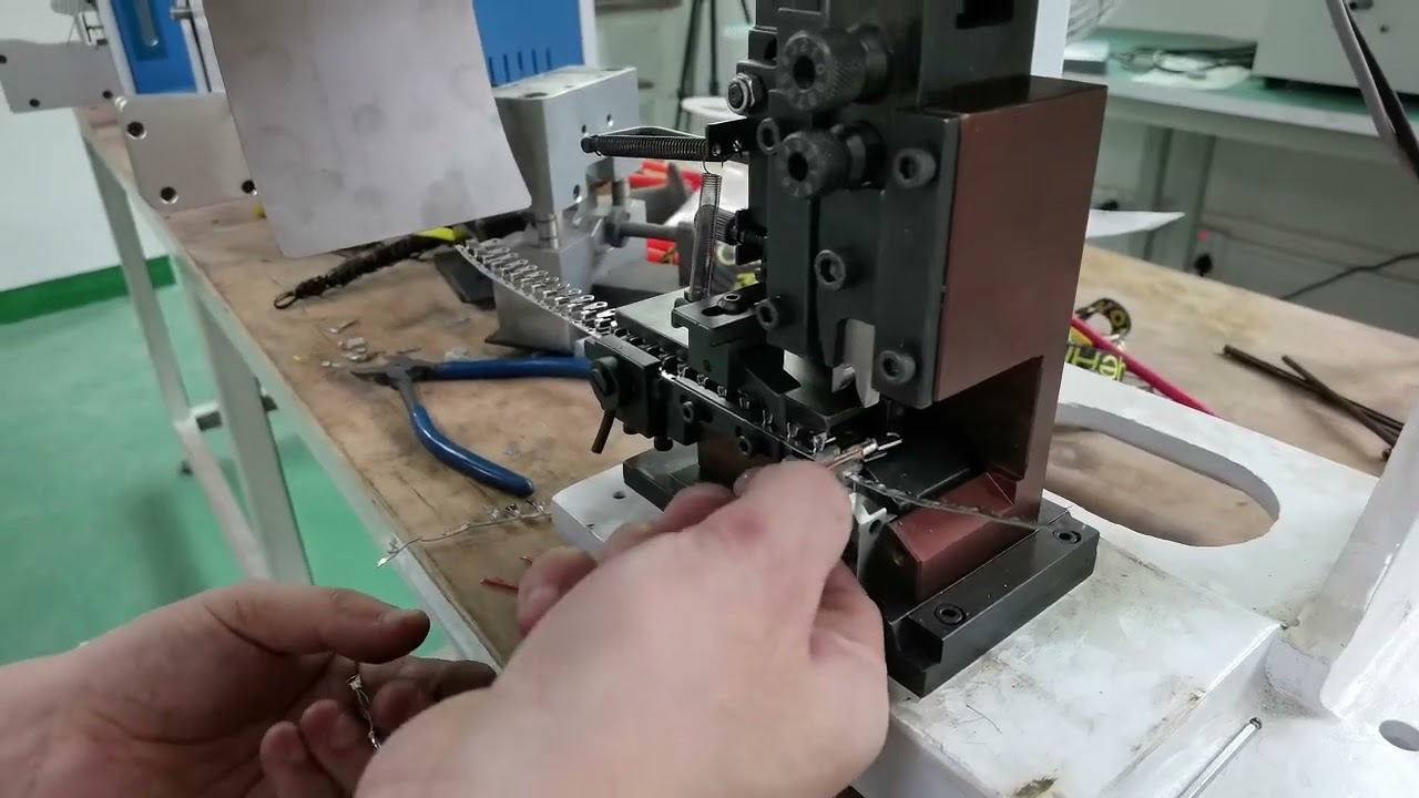 เครื่องเทอร์มินอลอัตโนมัติ 2T ทำงานจริง | เทอร์มินอลคริมป์ความแม่นยำสูง