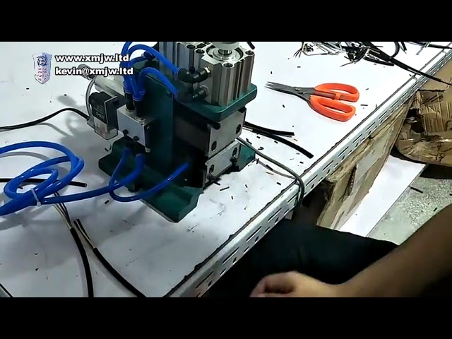 เครื่องผลิตสายเคเบิล 3F แบบใช้มือจับ ปอกสายด้วยลม บิดเกลียวสายไฟอัตโนมัติ