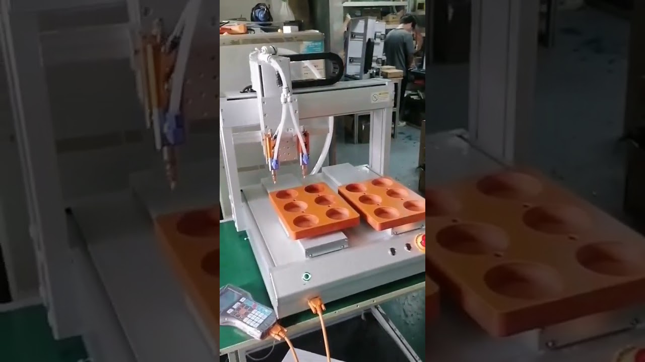 หุ่นยนต์จ่ายกาวอัตโนมัติสำหรับ LED | เครื่องจ่ายกาวพิเศษในโรงงาน #factory #machine