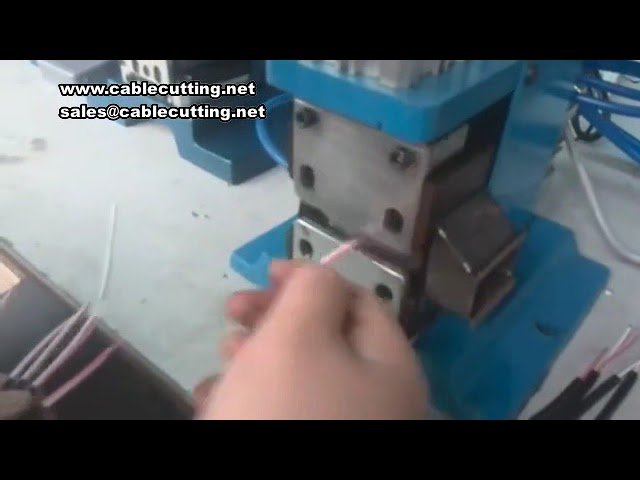เครื่องปอกสายไฟลมแนวตั้งรุ่น 3F/4F สำหรับสายริบบอนและสายเคเบิลหลายแกน 14AWG