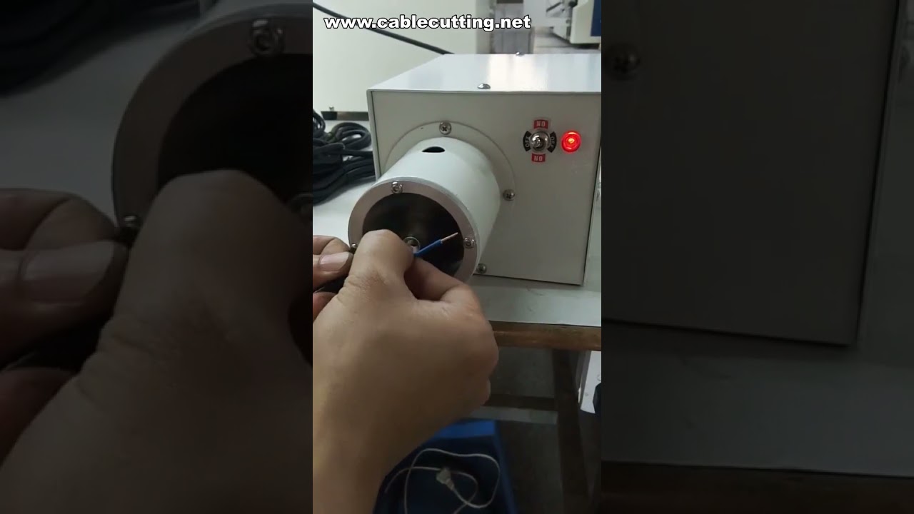 เครื่องปอกและบิดสายไฟแบบใบมีดหมุน | เครื่องจักรผลิตสายเคเบิลคุณภาพสูง