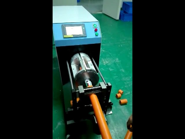 เครื่องปอกสายโคแอกเชียลกึ่งอัตโนมัติ