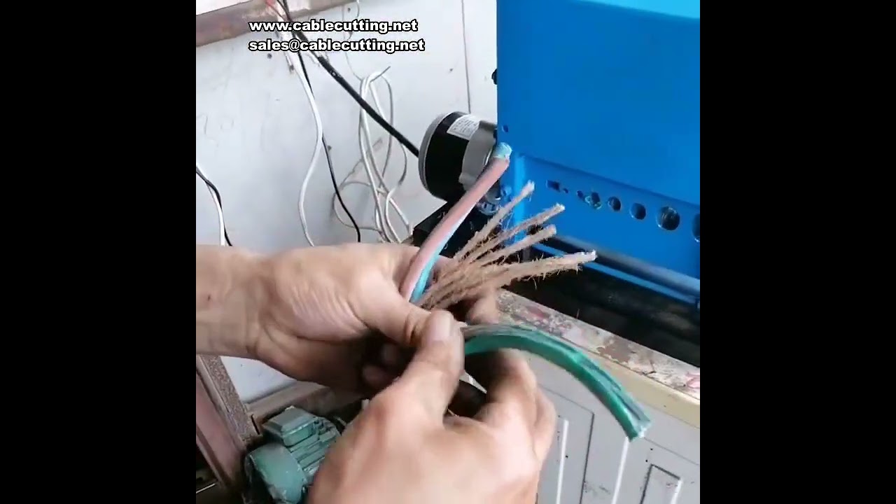 เครื่องปอกสายไฟอัตโนมัติ 120 รูสี่เหลี่ยม รองรับสายขนาด 2-32 มม. สำหรับอลูมิเนียมและทองแดง
