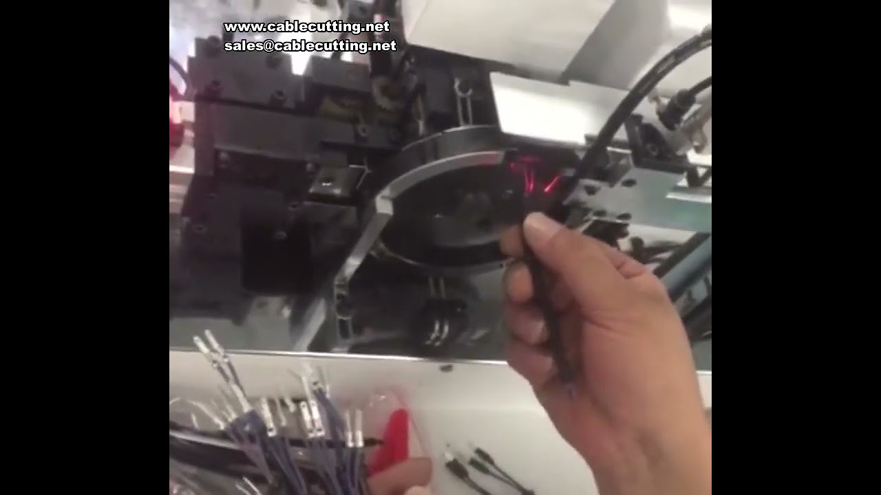 เครื่องตัดป้อนสายไฟกึ่งอัตโนมัติพร้อมท่อหดความร้อน 220V/110V สำหรับสายเคเบิลหลายแกน