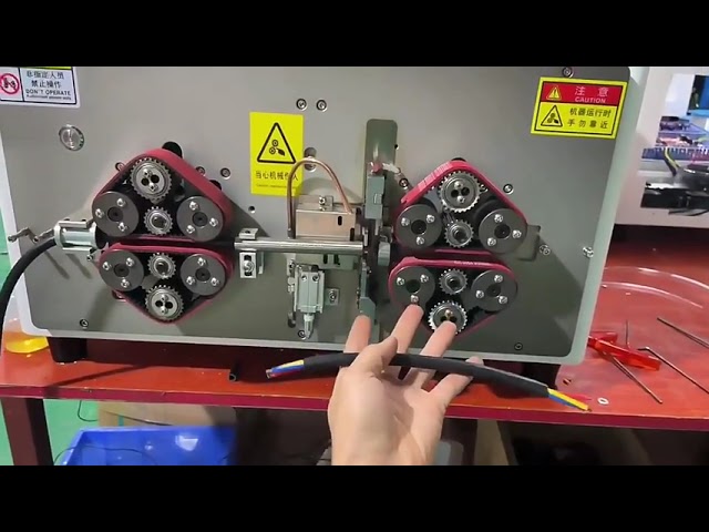 เครื่องปอกฉนวนสายไฟอัตโนมัติ | เครื่องตัดและปอกสายเคเบิลหลายแกน