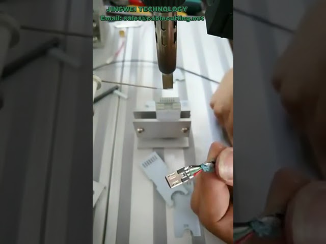เครื่องเชื่อมสาย USB Type C ความแม่นยำสูง หัว USB A อัตโนมัติ สำหรับ DIY และโรงงาน