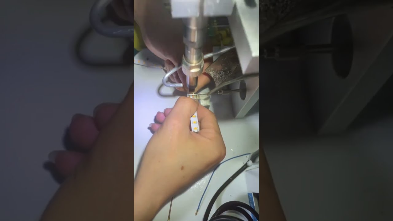 เครื่องบัดกรีกึ่งอัตโนมัติ เชื่อม LED Strip, แผงวงจร PLC, ขั้วต่อการบิน ได้อย่างแม่นยำ
