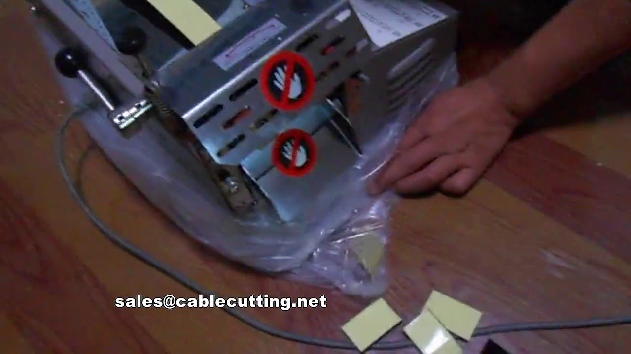 เครื่องตัดเวลโครอัตโนมัติ แบบมีกาวในตัว – เพิ่มประสิทธิภาพการผลิต