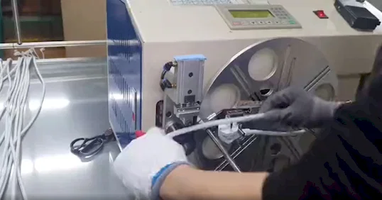 เครื่องม้วนและมัดสำหรับระบบซ็อกเก็ต WPM-210 - เครื่องม้วนและมัดสาย